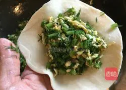 Illustration of how to make fennel pancakes 12