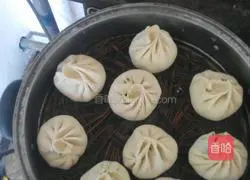 Illustration of how to make steamed buns stuffed with chives 12