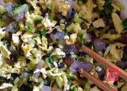 Illustration of how to make double-stuffed dumplings 7