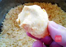 Illustration of how to make pumpkin and purple sweet potato lollipop steamed buns 4