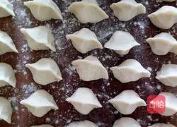 Illustration of how to make lotus root and egg dumplings 7