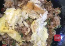 Illustration of how to make egg fried rice 14