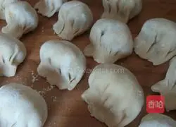 Illustration of how to make pumpkin dumplings 6