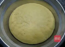 Illustration of how to make pumpkin hat steamed buns 3