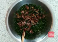 Illustration of making non-stick dumplings 4