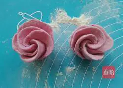 Illustration of how to make fancy steamed buns 17