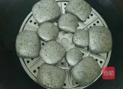 Illustration of how to make black sesame steamed buns 14