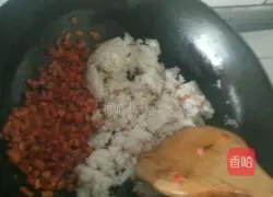 Illustration of how to make ham fried rice 8