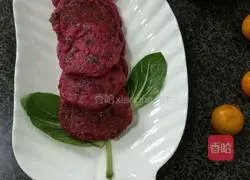 Illustration of how to make dragon fruit yogurt cake 1