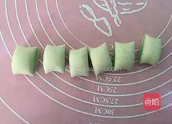 Illustration of how to make cartoon steamed buns 10