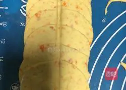 Illustration of how to make carrot and rose steamed buns 3