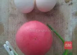 Illustration of how to make tomato and egg fried rice 1