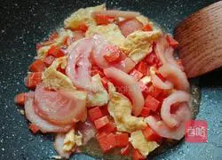 Illustration of how to make fried noodles with carrot and egg 6