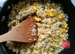 Illustration of how to make butter and egg fried rice 6