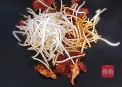 Illustration of how to make fried rice noodles with bean paste 4