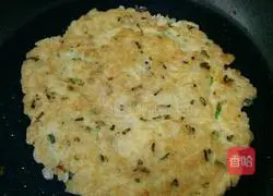 Illustration of making rice egg pancake 12