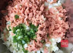 Illustration of how to make cabbage and vermicelli bun filling (double flavors) 4