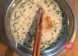 Illustration of how to make green onion cake 3