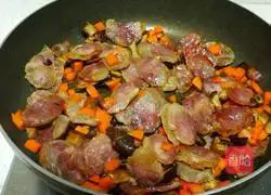 Illustration of how to cook sausage and rice 5