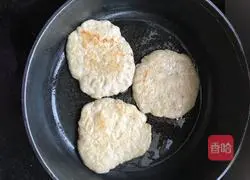 Illustration of how to make fried banana cake 4