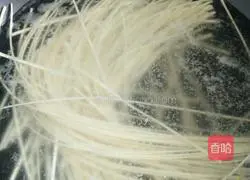 Illustration of how to make egg, tomato and meat minced noodles 6