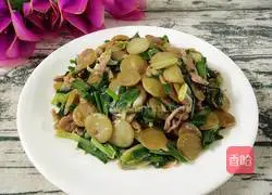 Illustration of how to make fried mung bean cakes with shredded green garlic pork 9