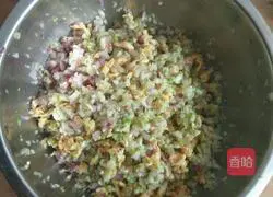 Eggs, zucchini and onions...Illustration of how to make dumpling fillings (fresh flavor type) 10