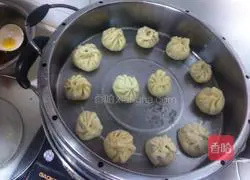Illustration of how to make celery buns 5