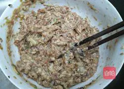 Illustration of how to make dumplings stuffed with squid and three delicacies stuffing 7