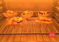 Illustration of how to make grilled cheese steamed buns 4