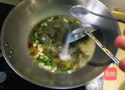 Illustration of making slurry rice noodles 6