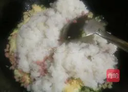 Illustration of how to make egg fried rice 4