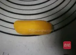 Illustration of how to make goldfish steamed buns 8