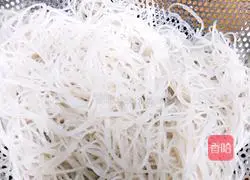 Illustration of how to make Pengpeng fried rice noodles 2