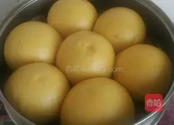 Illustration of how to make pumpkin steamed buns 4