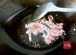 Illustration of how to make green pepper and shredded pork fried rice 4