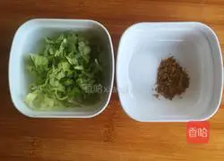 Illustration of how to make scallion pancakes 4