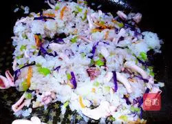 Illustration of how to make squid fried rice 5