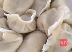 Illustration of how to make celery meat dumplings 14