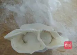 Illustration of how to make mandarin duck dumplings 6