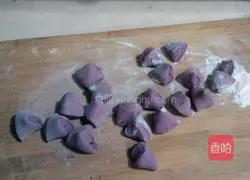 Illustration of how to make steamed purple sweet potato pancakes 7