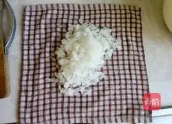 Illustration of how to make white radish and meat stuffed vegetable dumplings 2