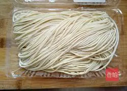 Illustration of how to make vegetarian three-silk fried noodles 1