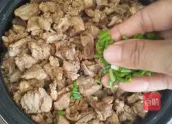 Illustration of how to make braised pork ribs with rice 21