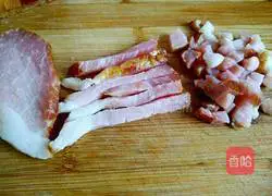 Illustration of how to make fried rice with mustard greens and bacon 6