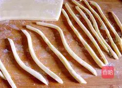 Illustration of how to make Wangzai steamed buns 8