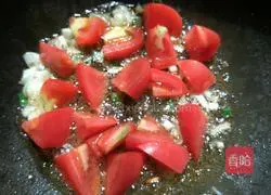 Illustration of how to make tomato and egg fried noodles 6