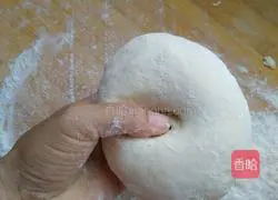 Illustration of how to make steamed buns with melon and chives 9