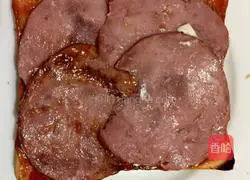 Illustration of how to make fried egg and ham sandwich 5