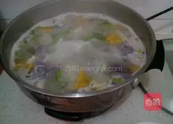 Illustration of how to make colorful wontons 7